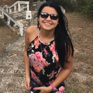 Meet your Posher, Claudia